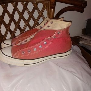 Men converse
